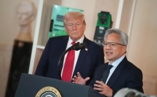 美媒：黄仁勋游说特朗普对华出售Blackwell芯片，但遭美官员反对