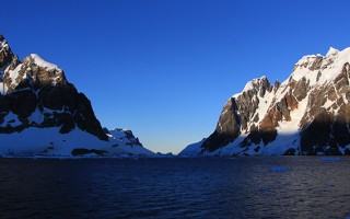 南极半岛地貌缩影，两条“最费快门儿”的海峡 精选