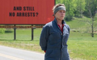 经典电影《三块广告牌》台词赏析“爱使人平静，而平静使人思考”