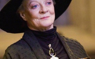 《哈利波特》一众演员发文悼念“麦格教授”玛吉·史密斯