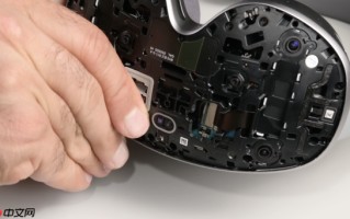 三星Galaxy XR拆解实测：性能强大维修难度喜忧参半