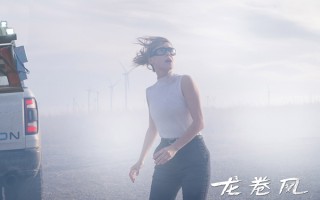 电影《龙卷风》曝“风暴追踪”预告 海外口碑绝赞超《2012》《后天》 由华纳兄弟影片