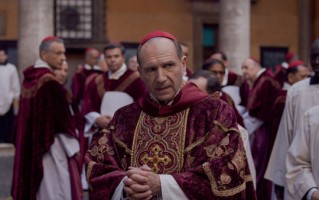 第78届英国电影学院奖揭晓 《秘密会议》与《野兽派》并列赢家