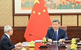 习近平听取岑浩辉述职报告