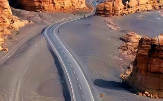 奇幻之城-柴达木雅丹地貌群