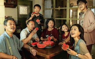 电影《走走停停》解析：胡歌高圆圆领衔，探寻返乡青年的精神重启