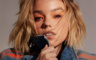 DC新一任超女演员确定《龙之家族》“雷妮拉”米莉·阿尔柯克