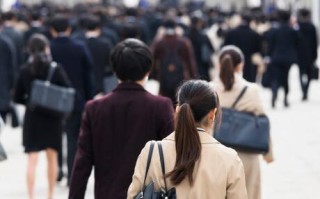 中国劳动力平均年龄逼近40岁!人口结构质与量持续改变！