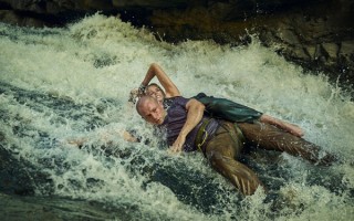 塞皇荒野反杀！《巅峰猎杀》预告炸场 与蛋蛋上演猎物与猎人的致命反转