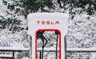 特斯拉中国大陆超充站建成开放超2400座 充电桩超1.2万