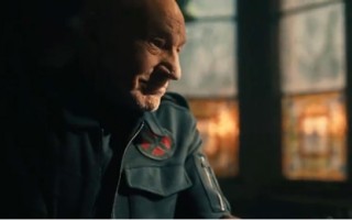 白发X教授执手万磁王：《复联5》终局预告引爆跨宇宙泪腺