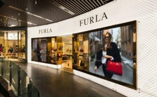红极一时的FURLA过气了？收缩中国市场门店10家！