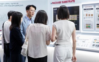 市场需求不确定，LG 玻璃基板商业化量产推迟至 2030 年