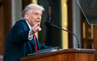 美国政府罕见封杀本国AI企业，特朗普怒斥：那些疯子犯下灾难性错误